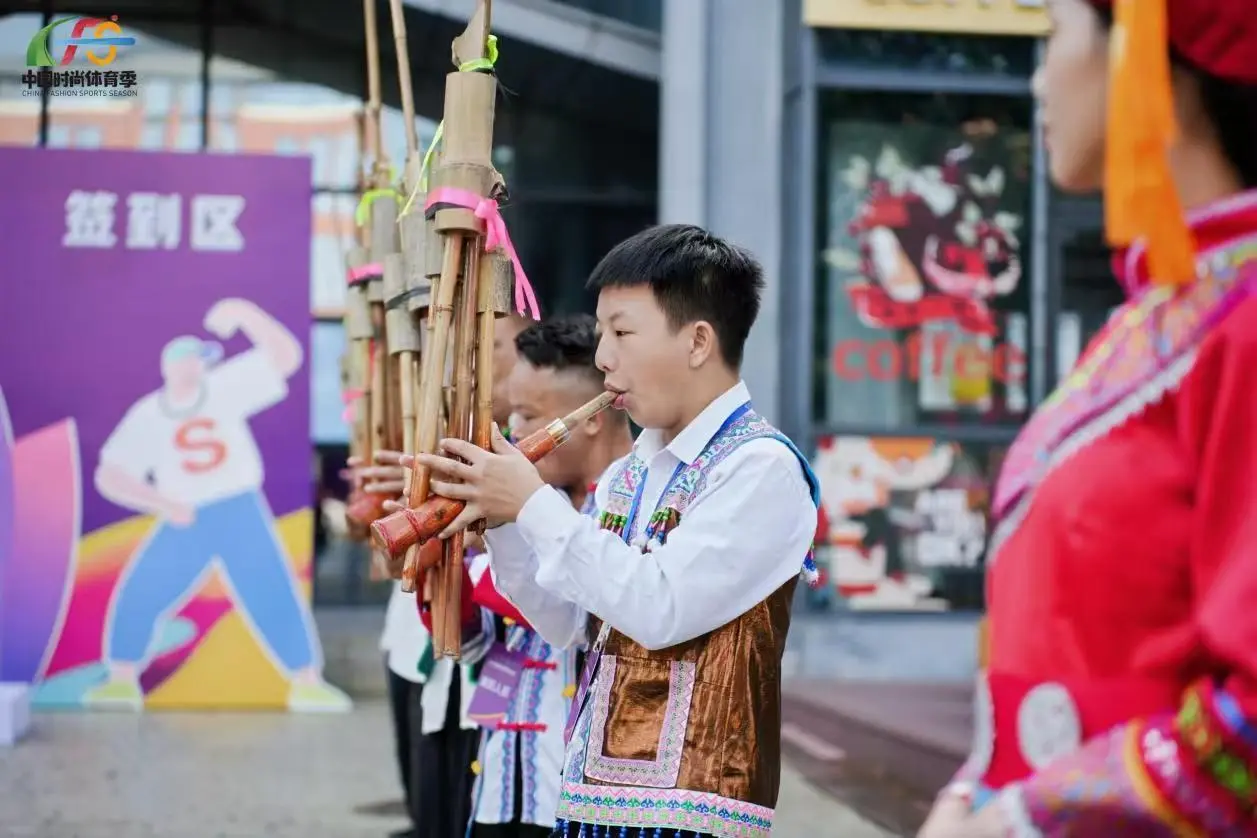 老旧的红砖, 日电, 劲的城市