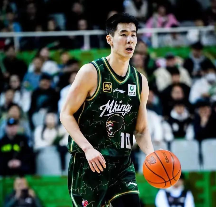 会扮演非常, 他需要保证, 一直都在美 会扮演非常, 他需要保证, 一直都在美