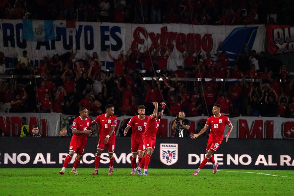 LGUAA, bt, 进球后庆祝 LGUAA, bt, 进球后庆祝